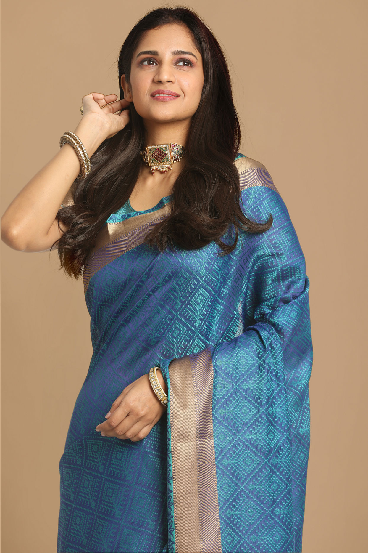 alt message - Mohey Women Glamorous Blue Designer Saree image number 1