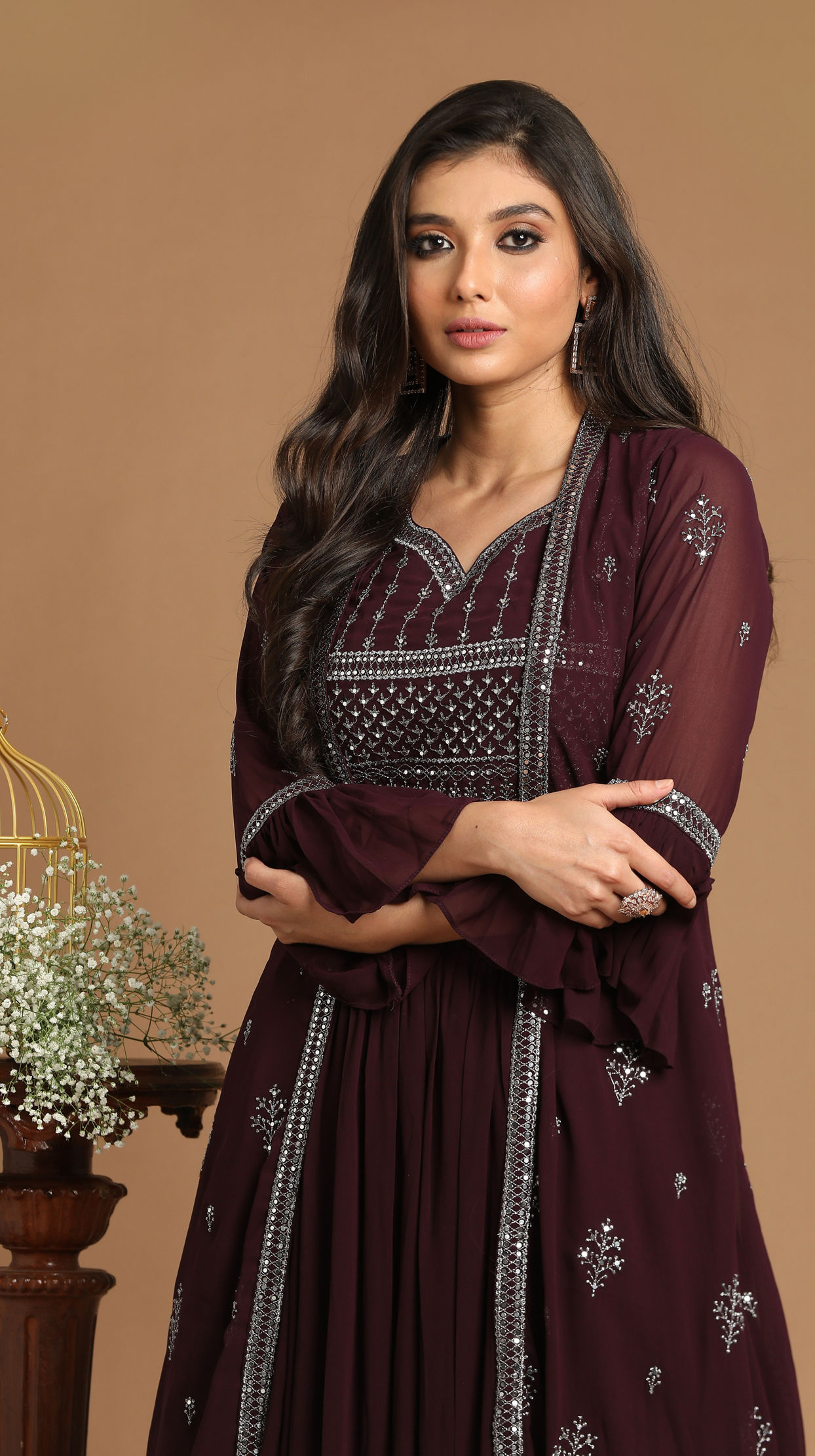 Mohey Women Graceful Wine Stitched Suit