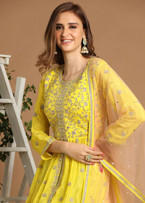alt message - Mohey Women Bright Yellow Stitched Suit image number 0