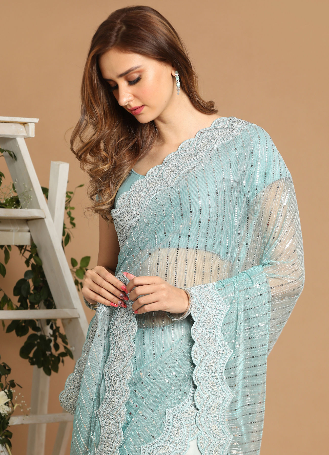 Mohey Women Light Blue Net Saree