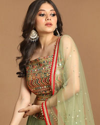 Mohey Women Attractive Pista Stitched Suit