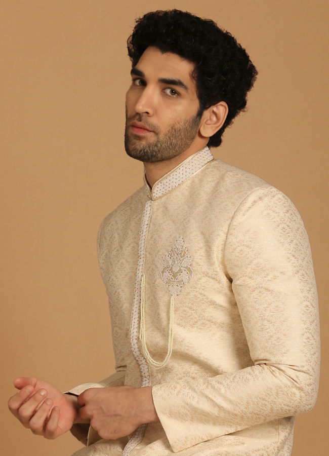 alt message - Manyavar Men Offbeat Off White Indo Western image number 0