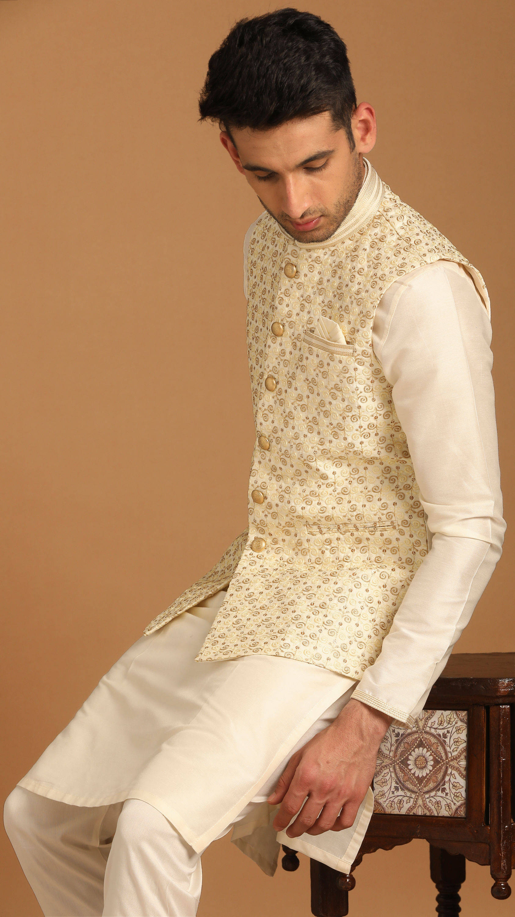 Manyavar Men Off White Embellished Festive Kurta Jacket Set