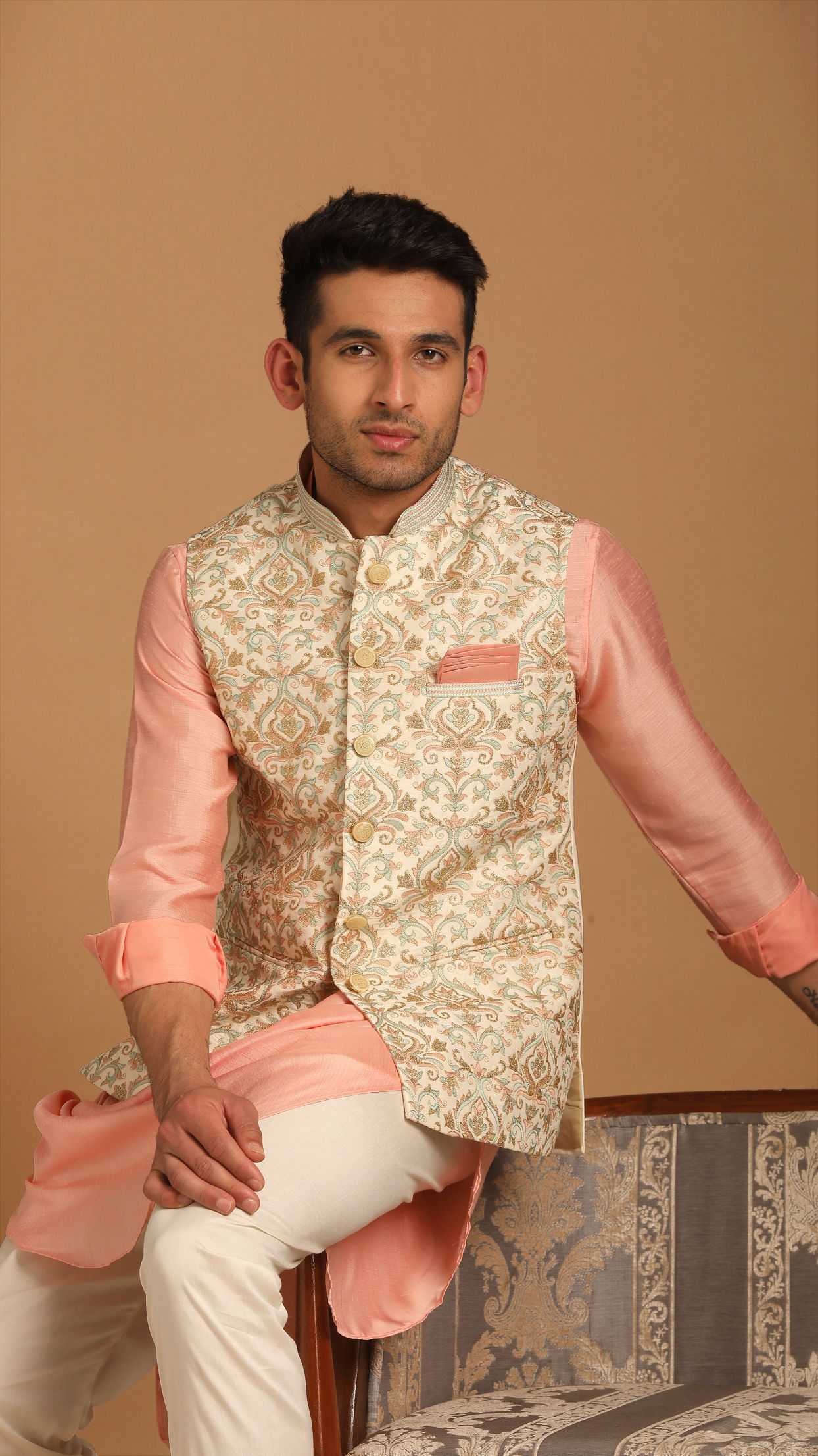 alt message - Manyavar Men Cream And Gajaree Kurta Jacket Set image number 0