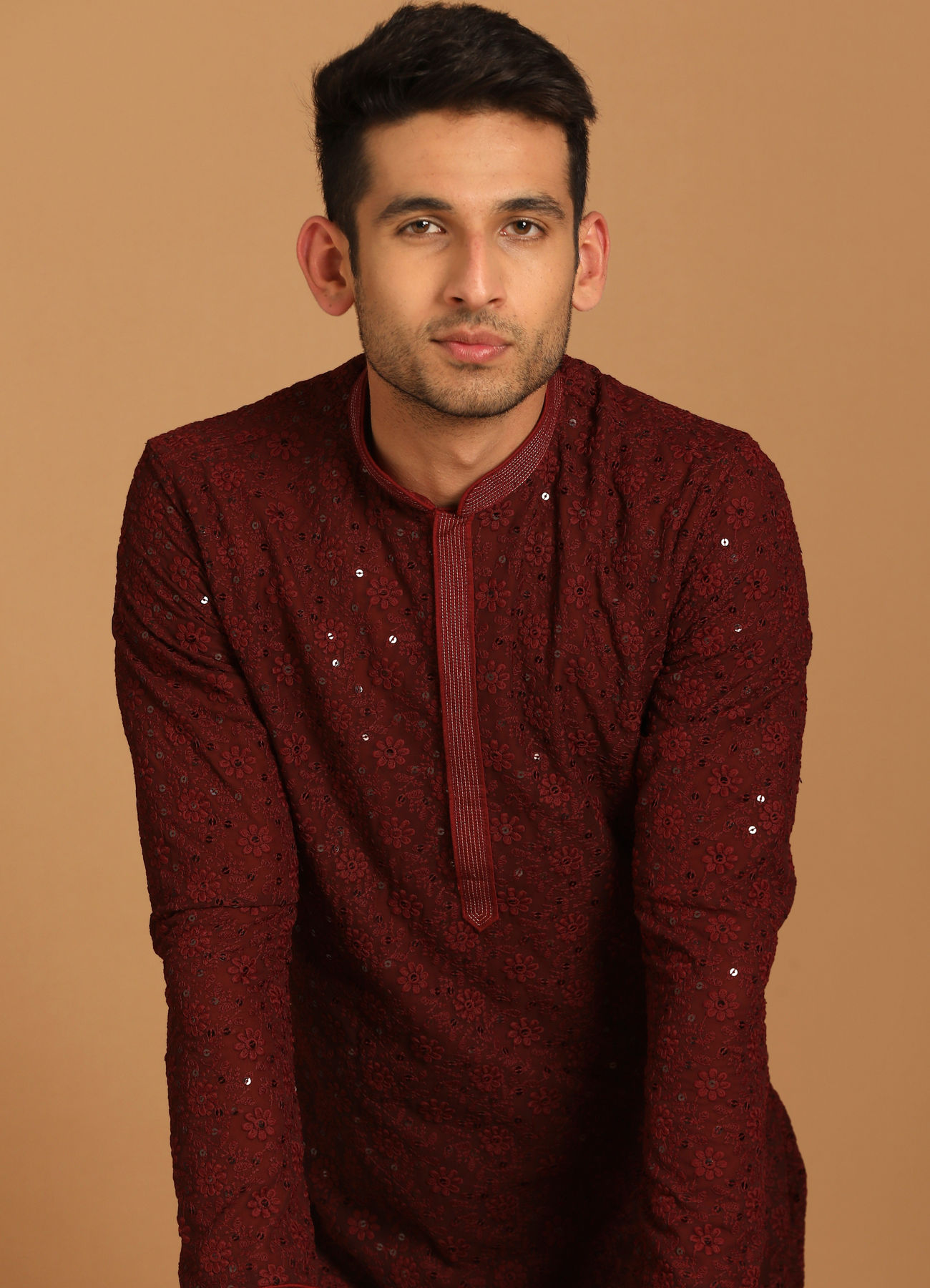 alt message - Manyavar Men Maroon Georgette Kurta Set image number 0