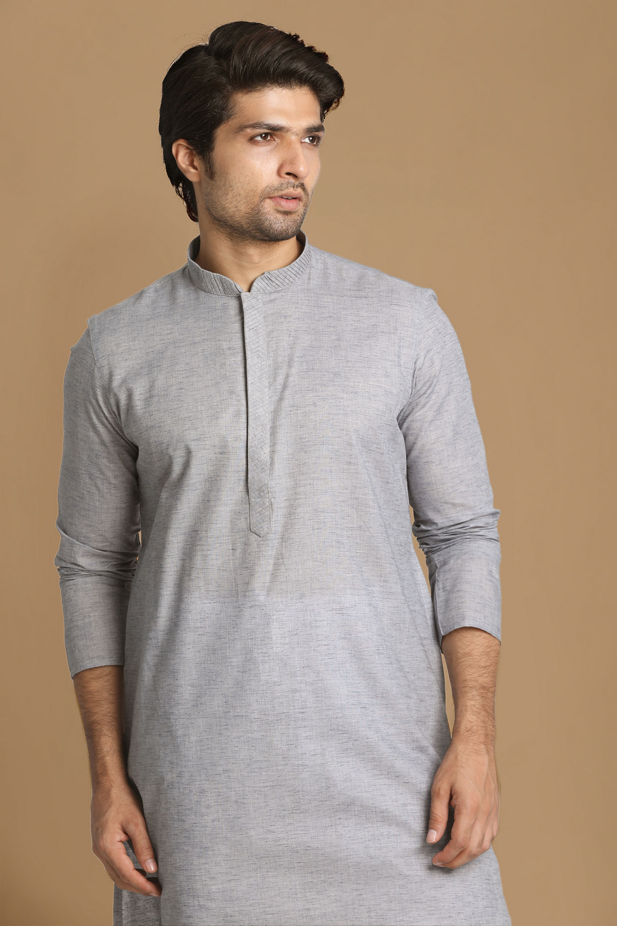 alt message - Manyavar Men Shale Grey Solid Kurta Set image number 0