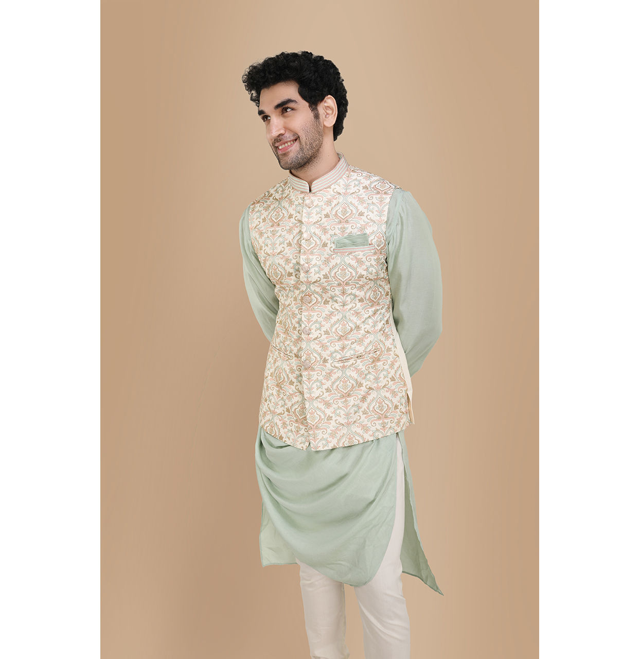 alt message - Manyavar Men Lavish Cream Kurta Jacket Set image number 0