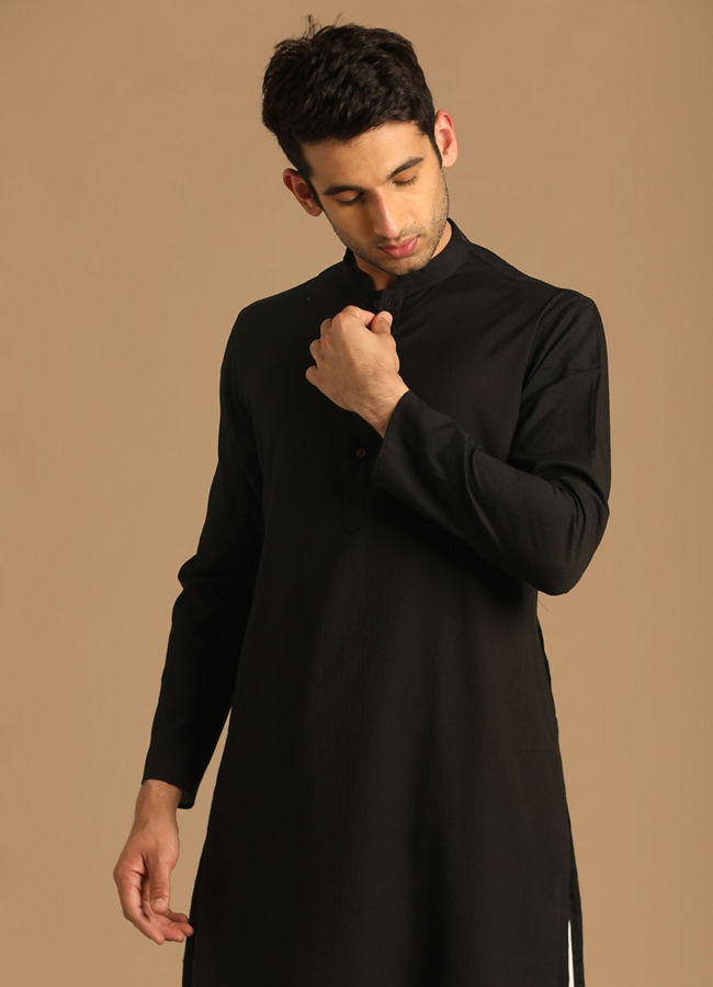 alt message - Manyavar Men Casual Black Kurta image number 0