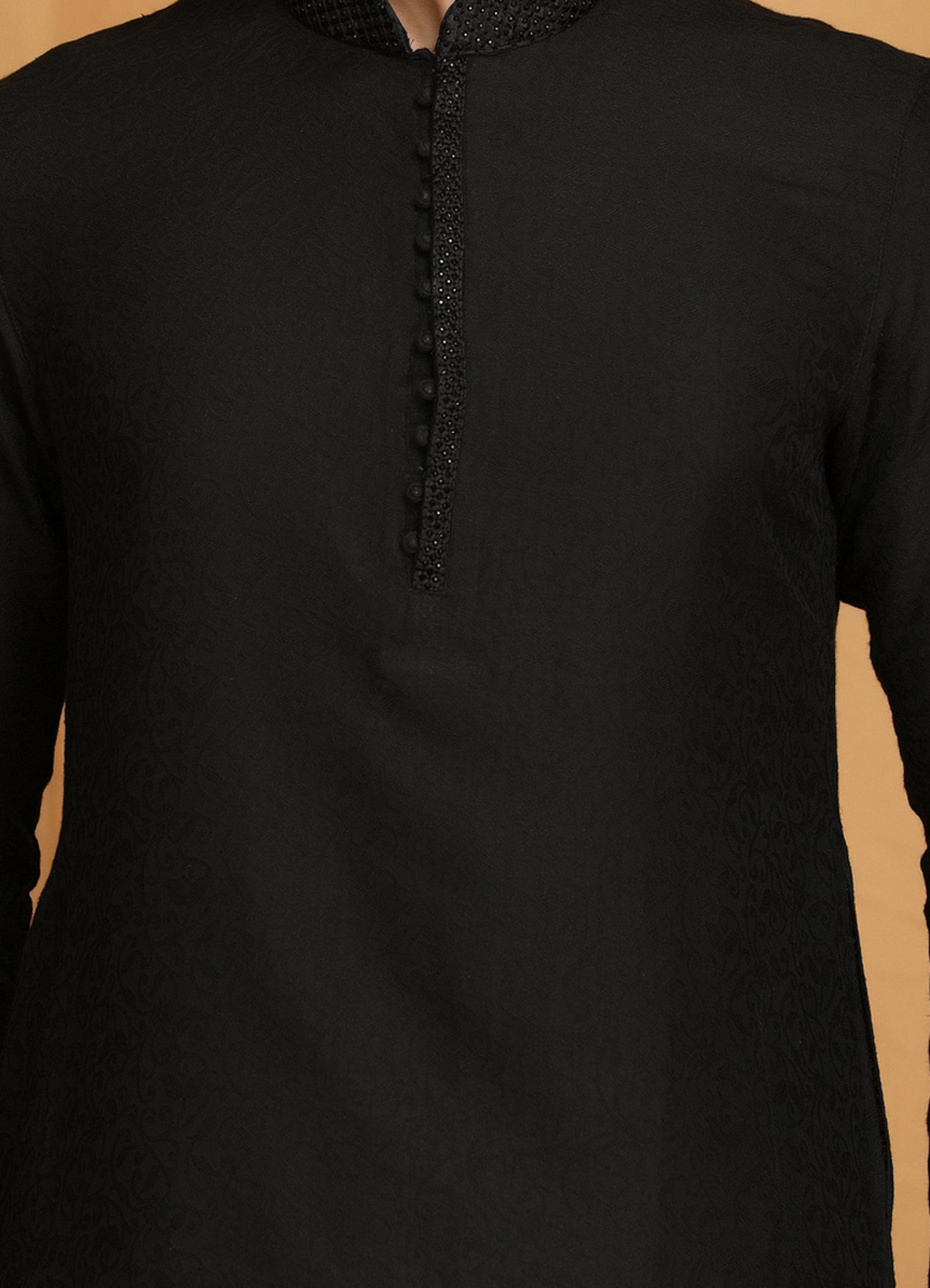 alt message - Manyavar Men Classic Black Kurta image number 1