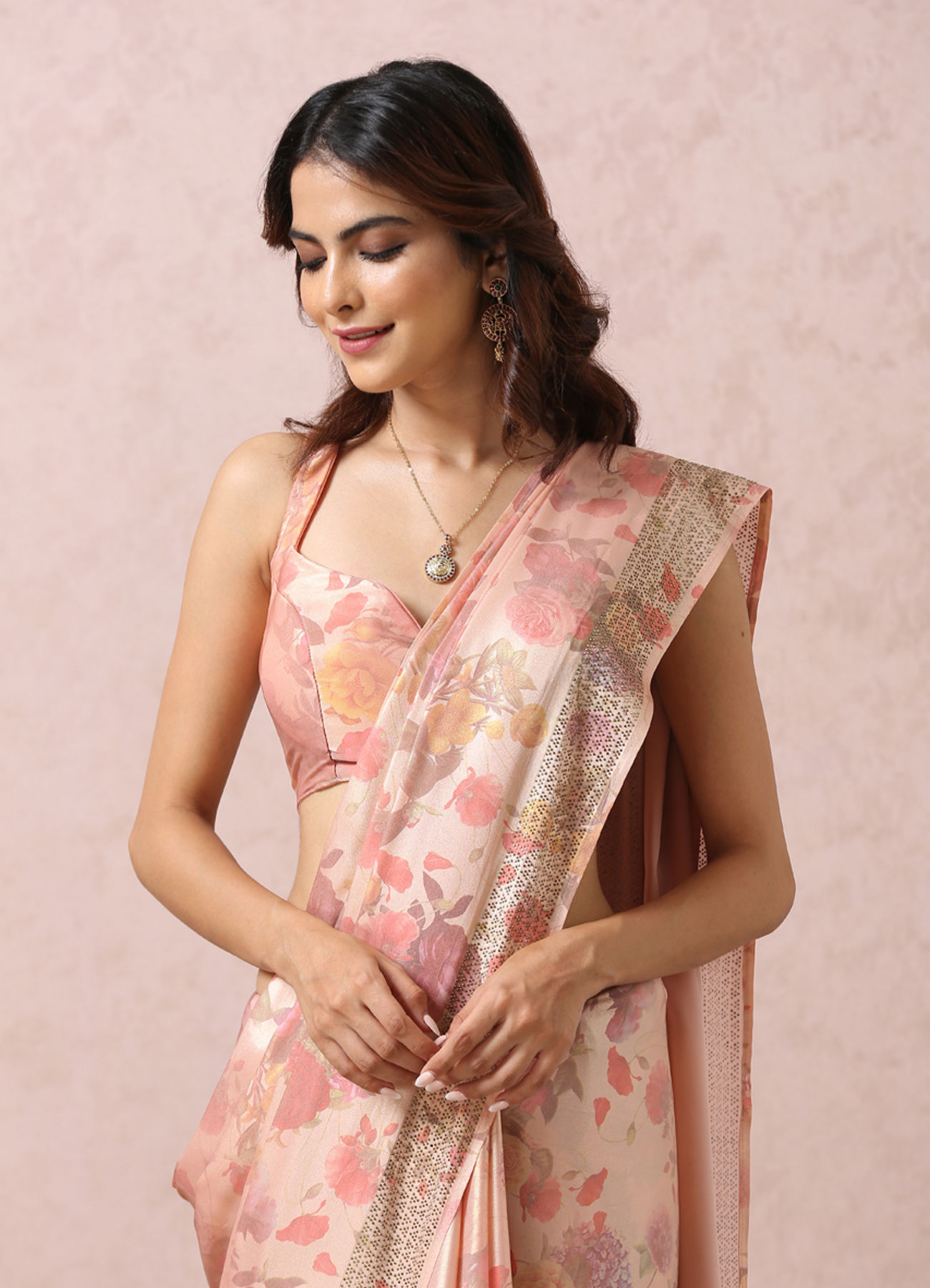 Mohey Women Pink Floral Printed Saree