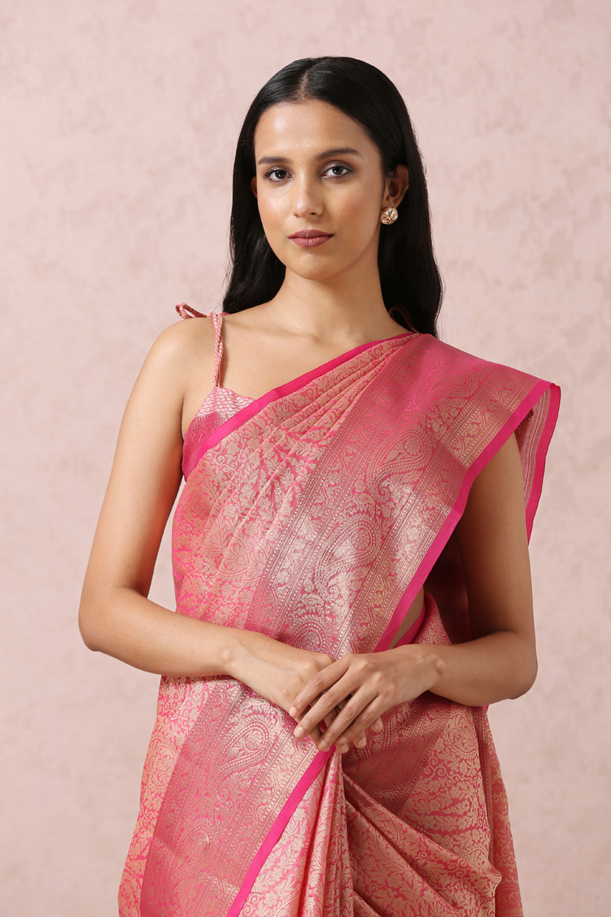 Mohey Women Pink Zari Weaved Saree