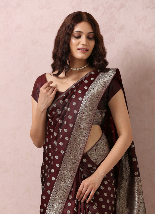 alt message - Mohey Women Maroon Art Silk Saree With Golden Motifs image number 1