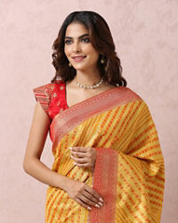 Mohey Women Yellow Art Silk Saree With Contrasting Border
