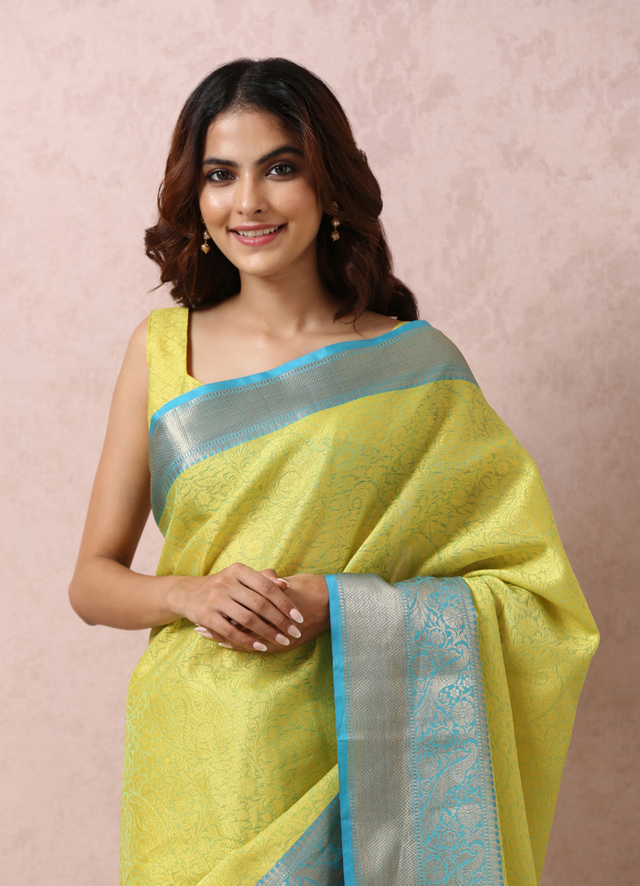 Mohey Women Green Printed Saree