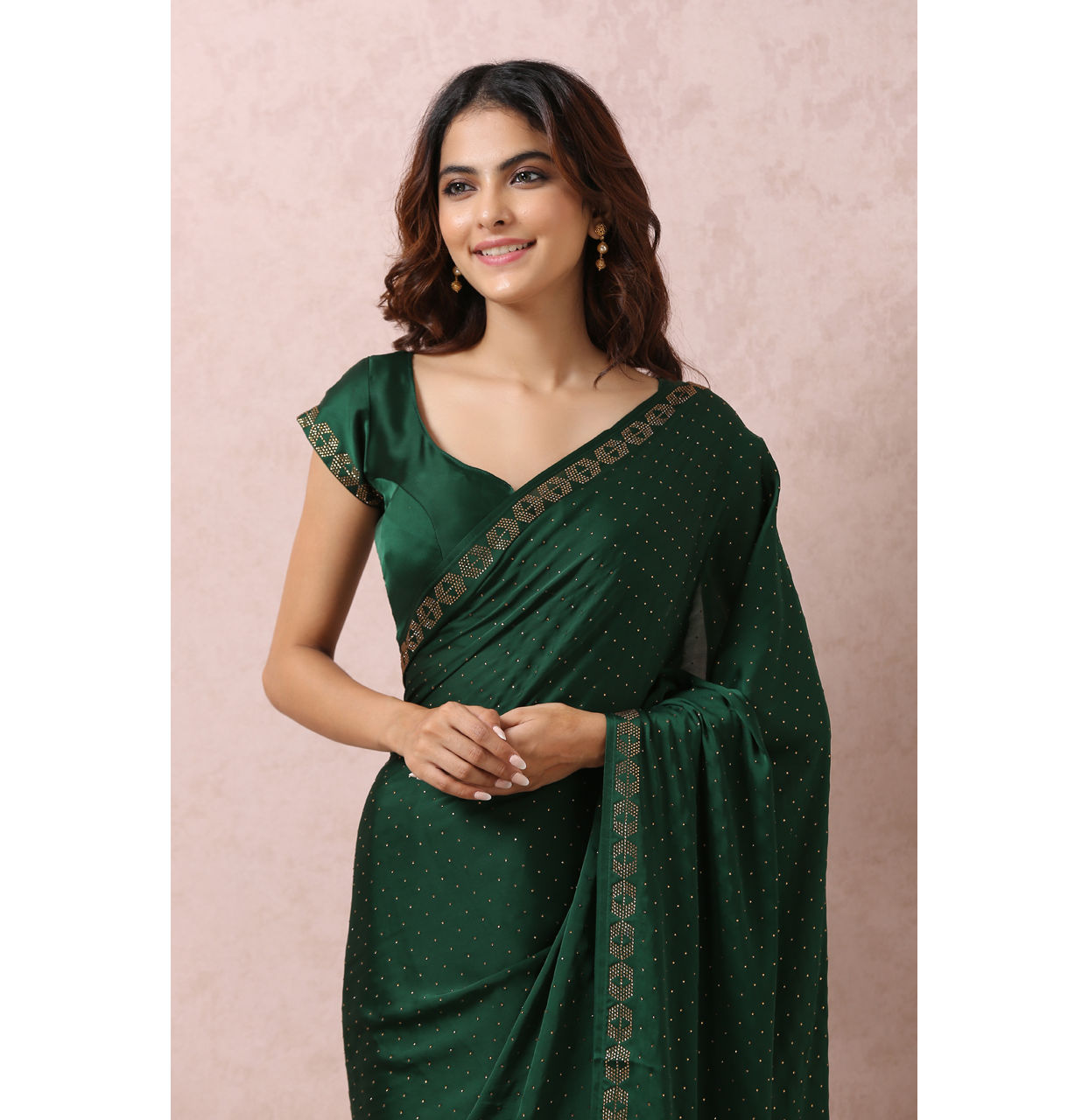 alt message - Mohey Women Bottle Green Satin Saree With Stone Embellishment image number 1