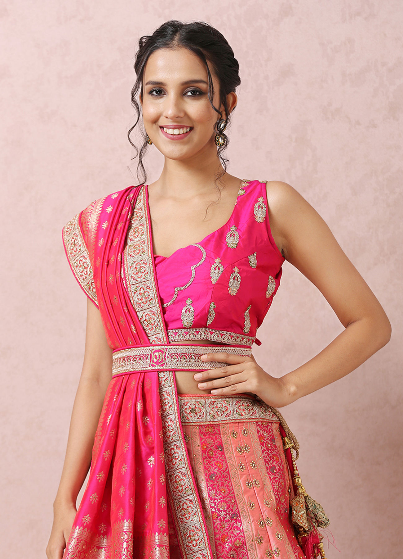 Mohey Women Stone Embellished Pink Benarasi Lehenga