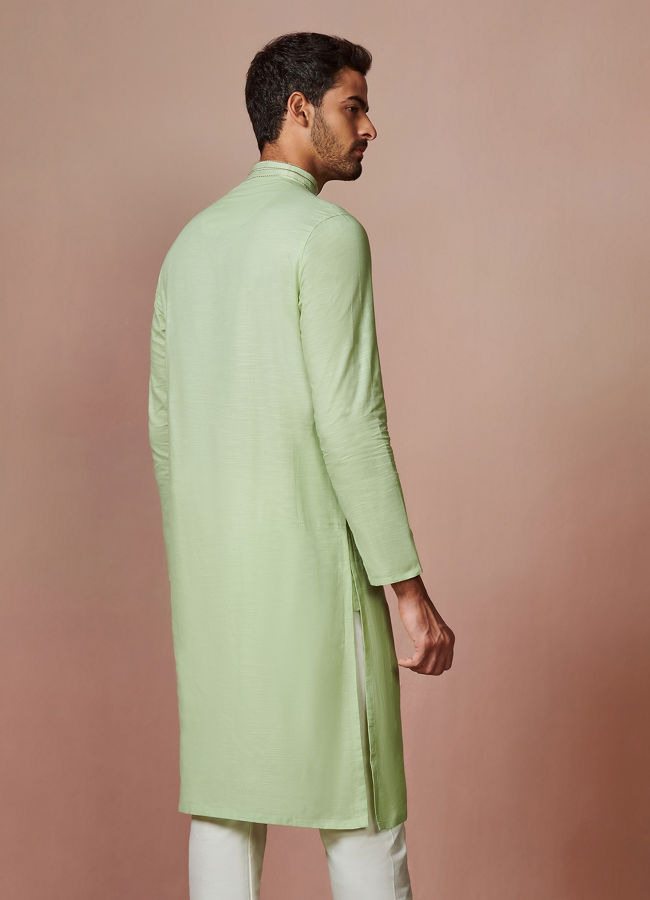 alt message - Manyavar Men Green Self Design Kurta image number 3