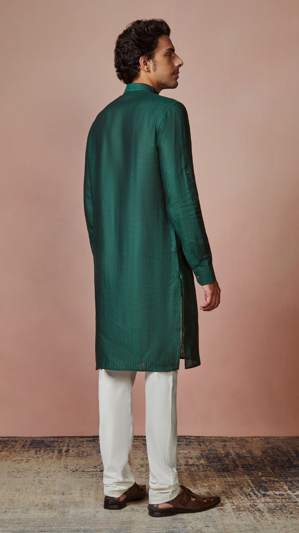 alt message - Manyavar Men Bottle Green Self Striped Kurta image number 3