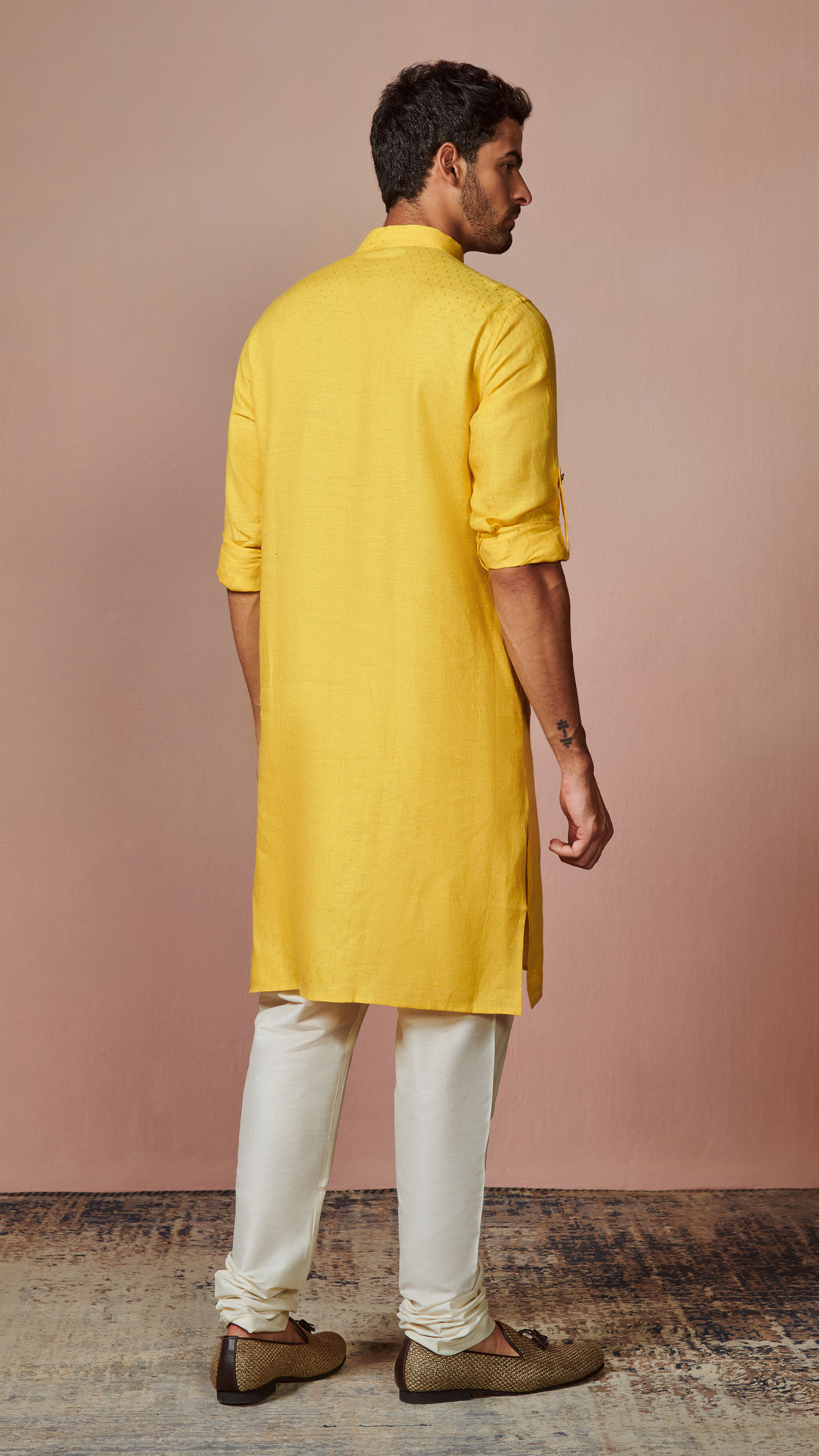 alt message - Manyavar Men Mustard Yellow Self Design Kurta image number 3