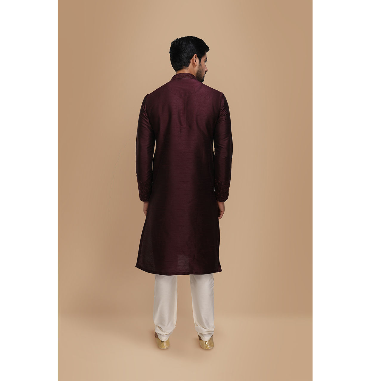 Manyavar Men Plum Thread Embroidered Kurta Set image number 2