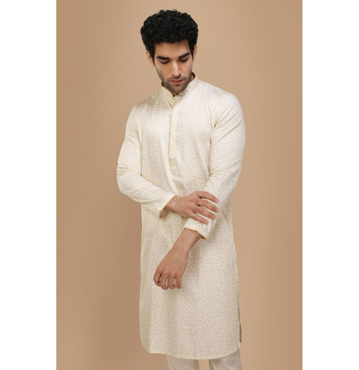 alt message - Manyavar Men Elegant Cream Kurta Set image number 0