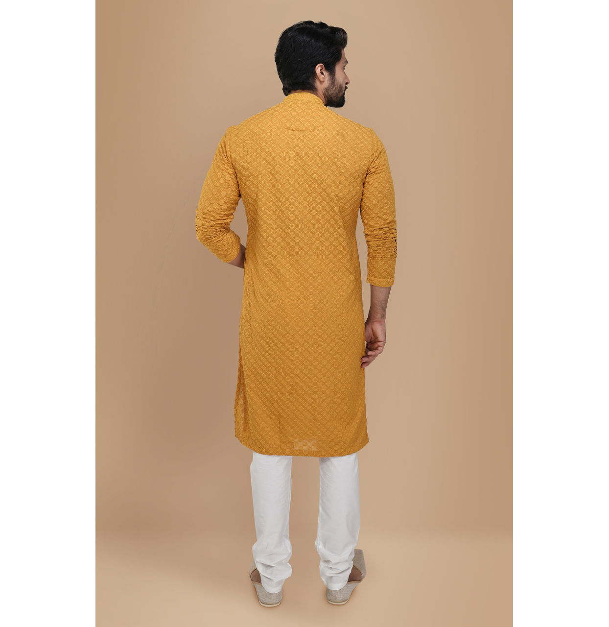 alt message - Manyavar Men Mustard Yellow Chikankari Kurta Set image number 2