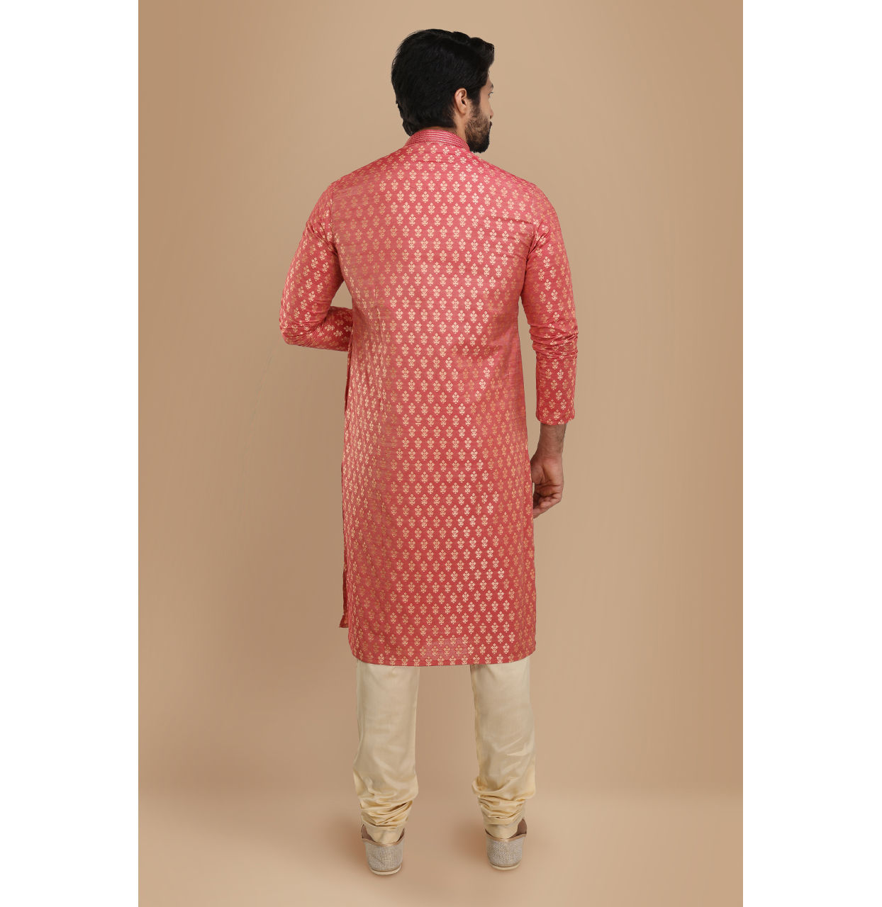 alt message - Manyavar Men Dark Peach Jacquard Kurta Set image number 2