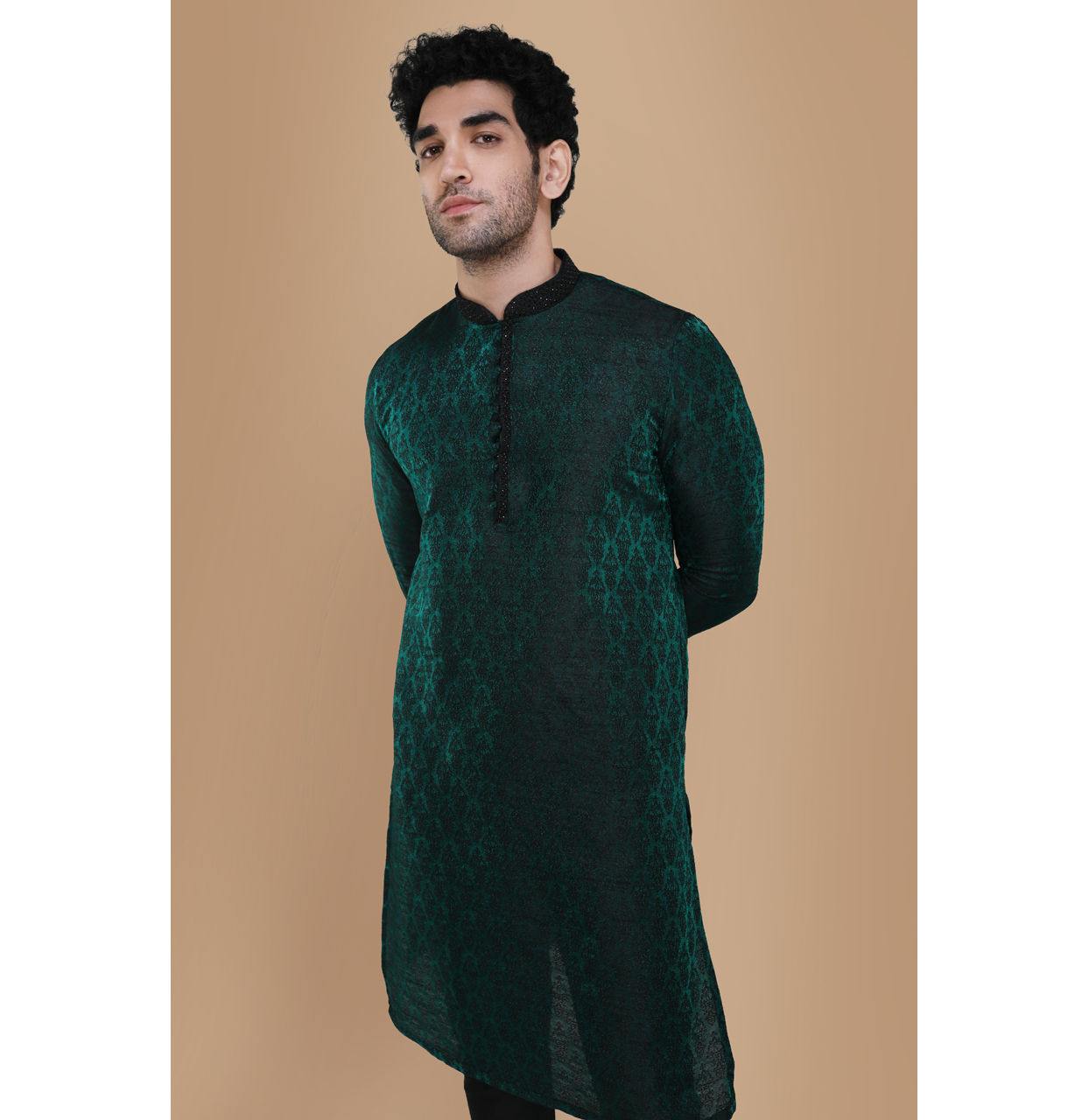 alt message - Manyavar Men Emerald Green Jacquard Kurta Set image number 0