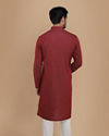 alt message - Manyavar Men Maroon Printed Kurta image number 2