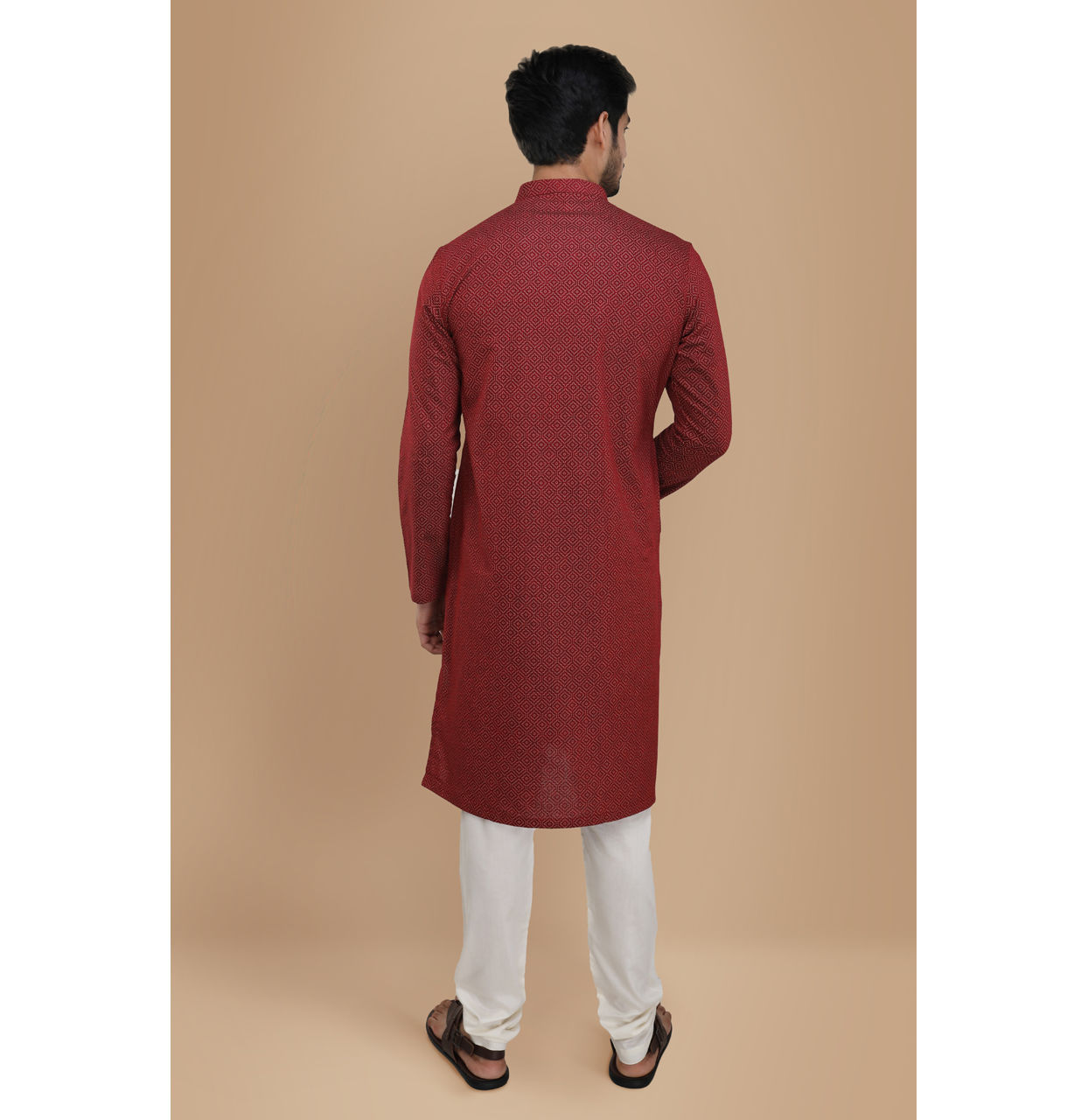 alt message - Manyavar Men Maroon Printed Kurta image number 2