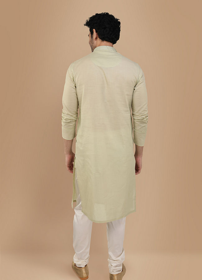 alt message - Manyavar Men Light Green Solid Kurta Set With Neck Detailing image number 1