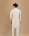 alt message - Manyavar Men Pearl White Solid Kurta image number 2