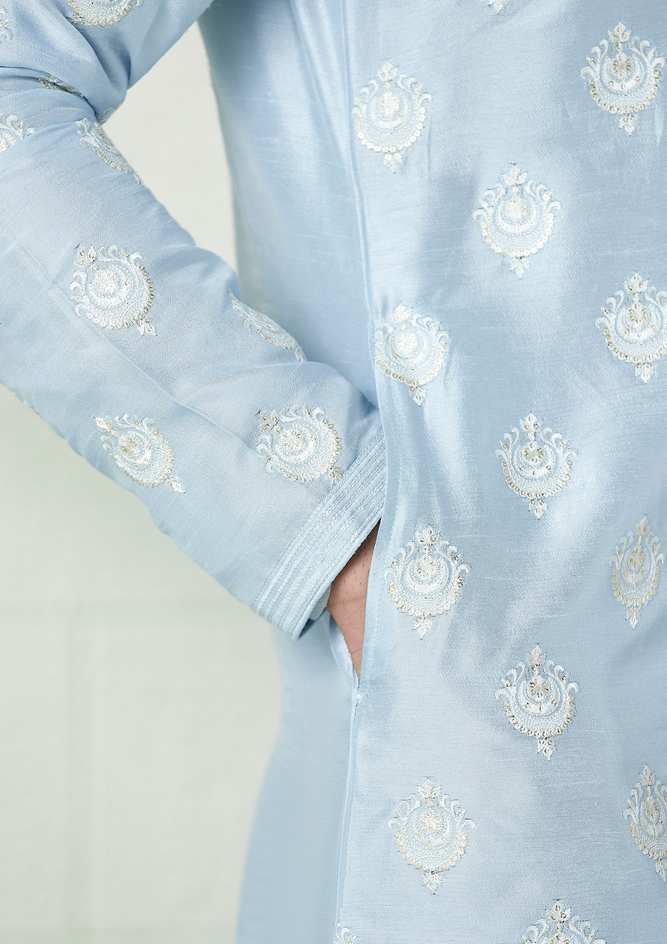 Twamev Men Crystal Blue Patterned Kurta Set