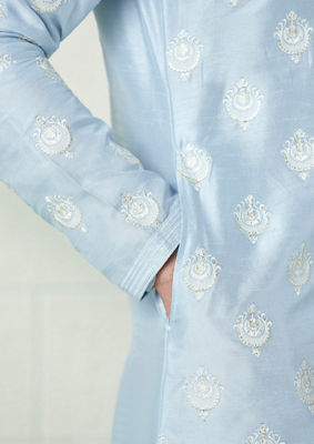 alt message - Twamev Men Crystal Blue Patterned Kurta Set image number 2