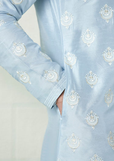 alt message - Twamev Men Crystal Blue Patterned Kurta Set image number 2