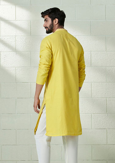 alt message - Twamev Men Canary Yellow Self Patterned Kurta Set image number 2