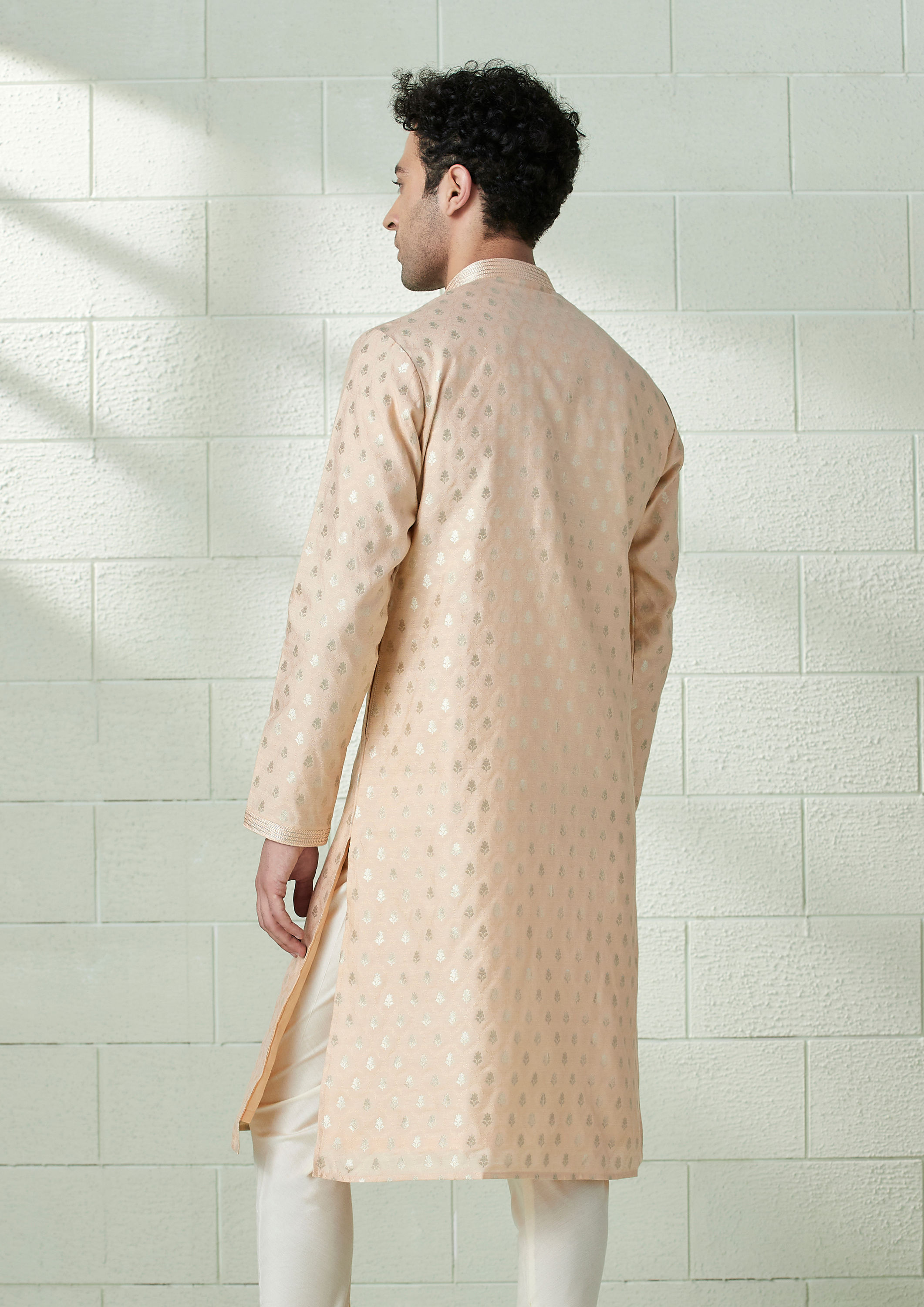Twamev Men Scallop Shell Pink Jacquard Pattern Kurta Set