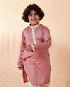 alt message - Manyavar Boys Boys Cream And Pink Kurta Jacket Set image number 2