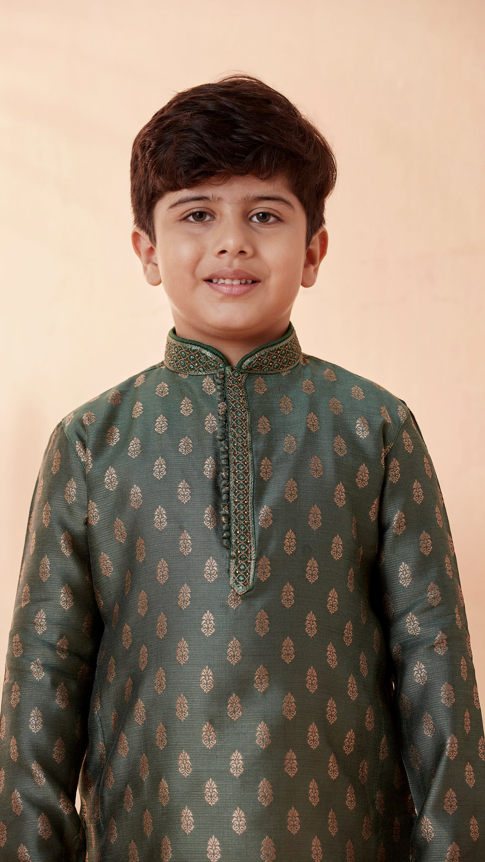 Manyavar Boys Boys Bottle Green Self Motif Kurta Set