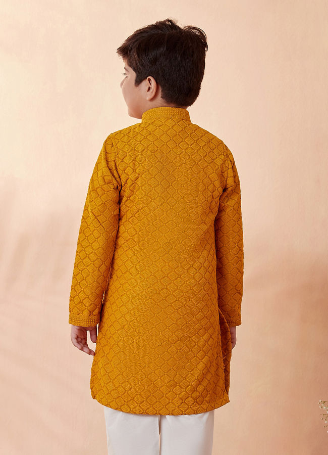 alt message - Manyavar Boys Boys Mustard Orange Side Open Kurta Set image number 2