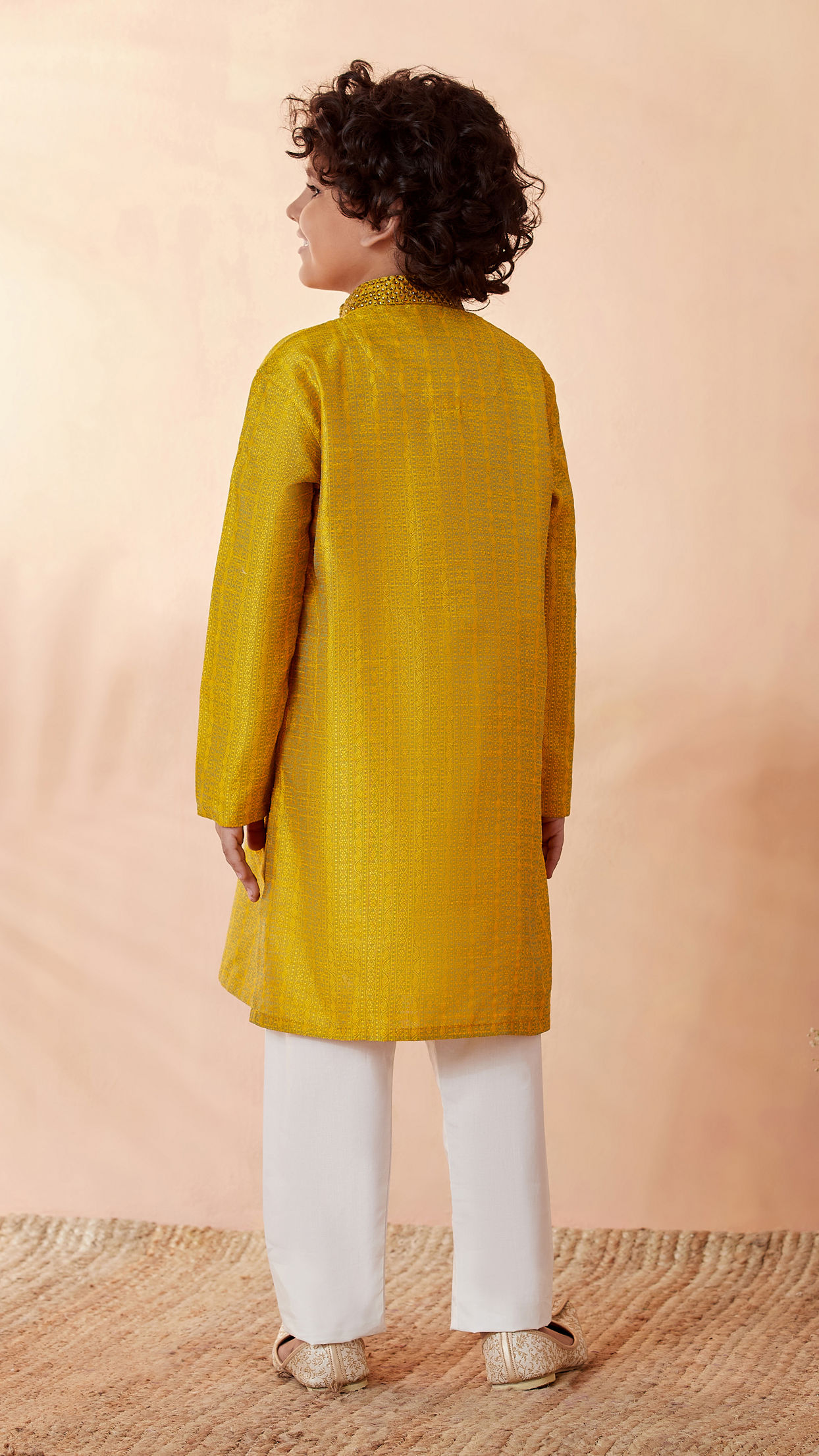 alt message - Manyavar Boys Boys Gold Yellow Kurta Set image number 2