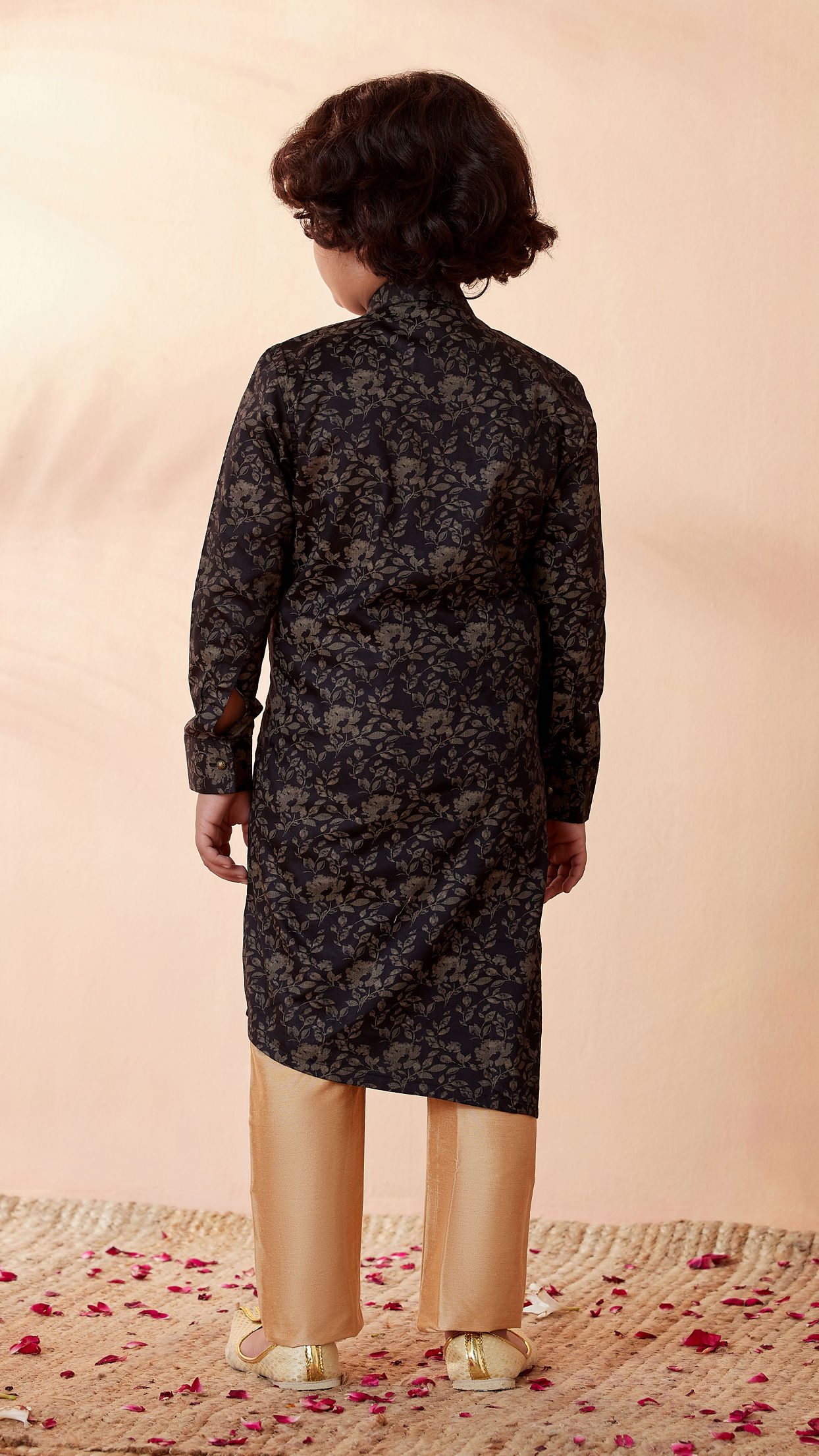 Manyavar Boys Boys Black Floral Printed Side Open Kurta Set