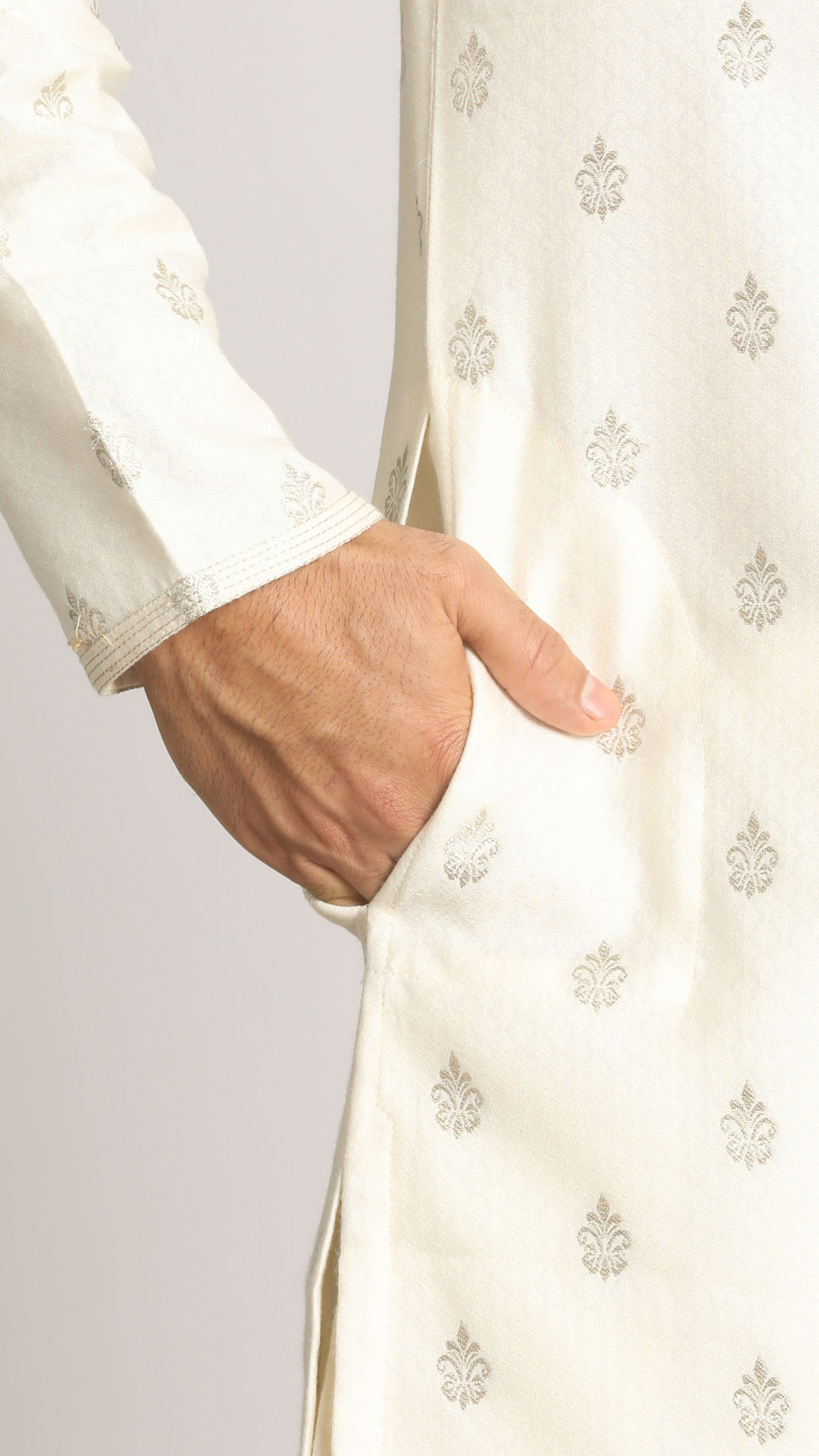 alt message - Manyavar Men Pearl White Kurta Jacket With Printed Motifs image number 2