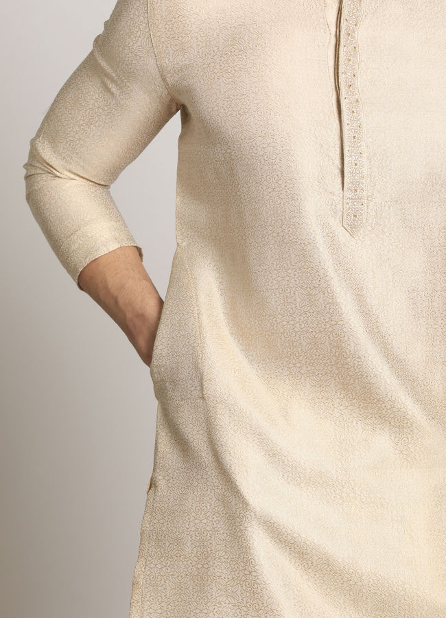 Manyavar Men Off White Festive Kurta With Printed Motifs