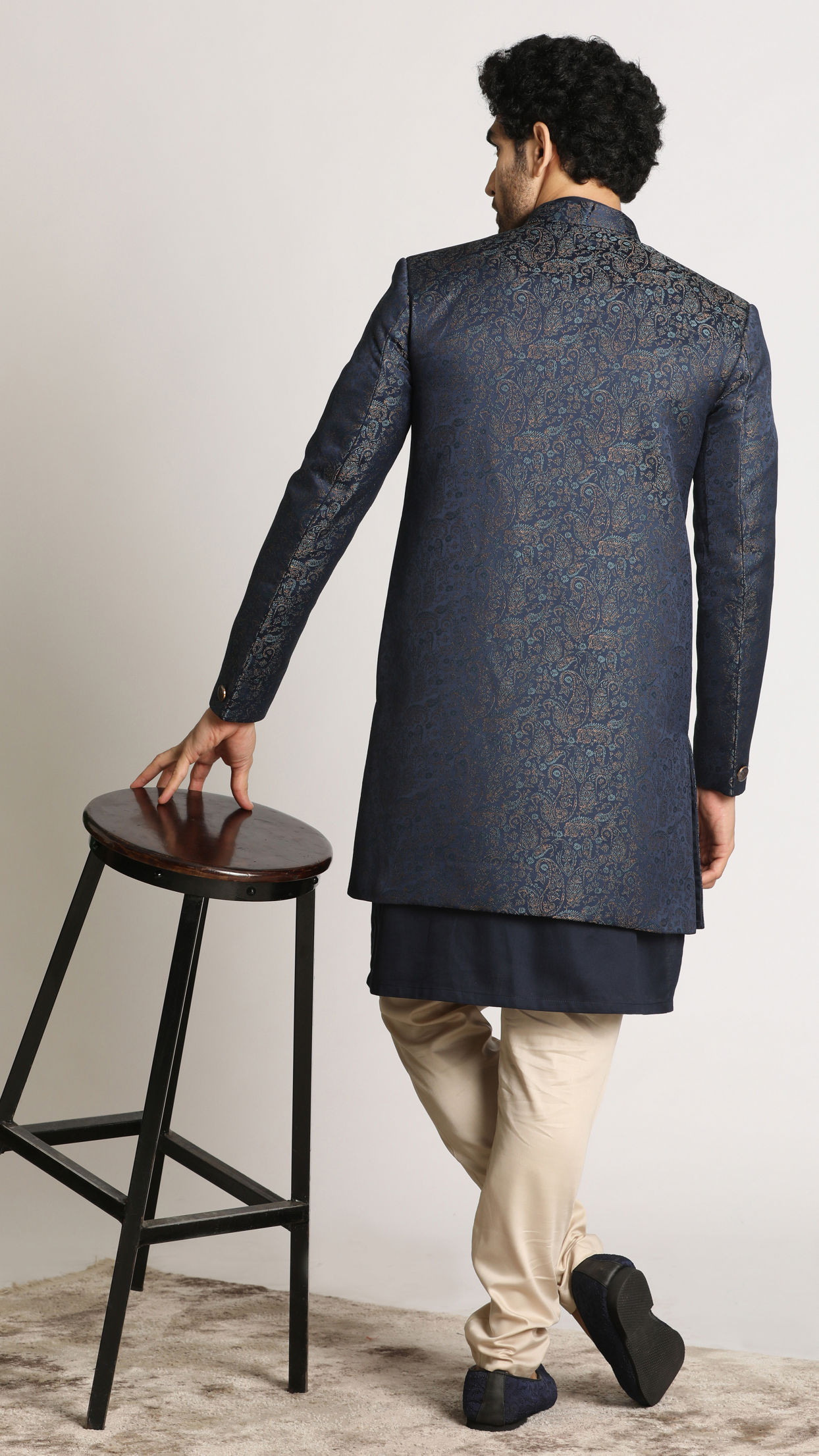 Manyavar Men Blue Paisley Print Indo Western