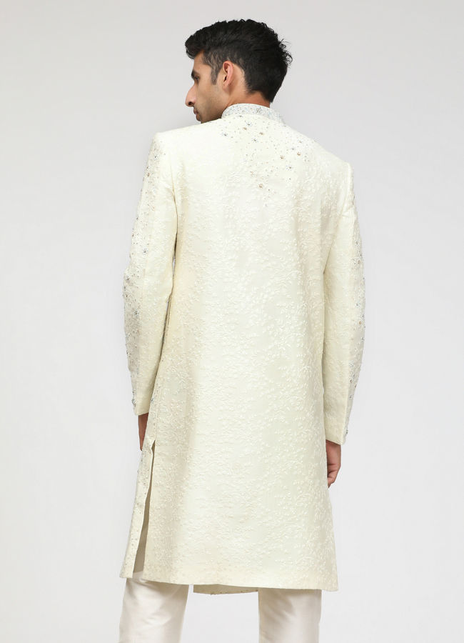 Manyavar Men Pearl White Embroidered Sherwani With Dupatta