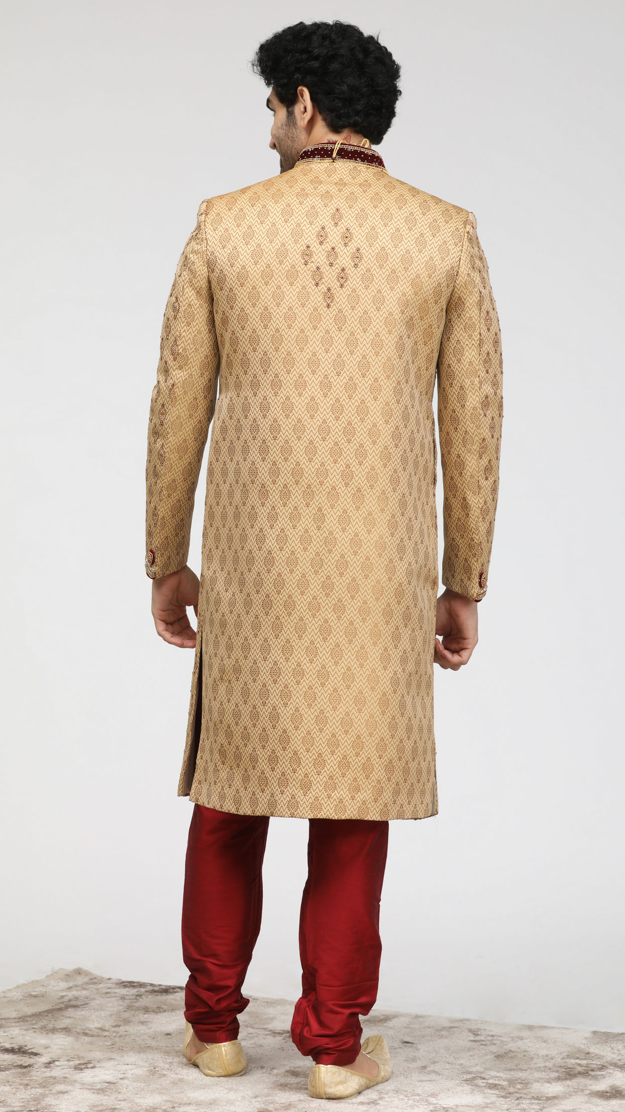 alt message - Manyavar Men Beige Jacquard Sherwani Set image number 2