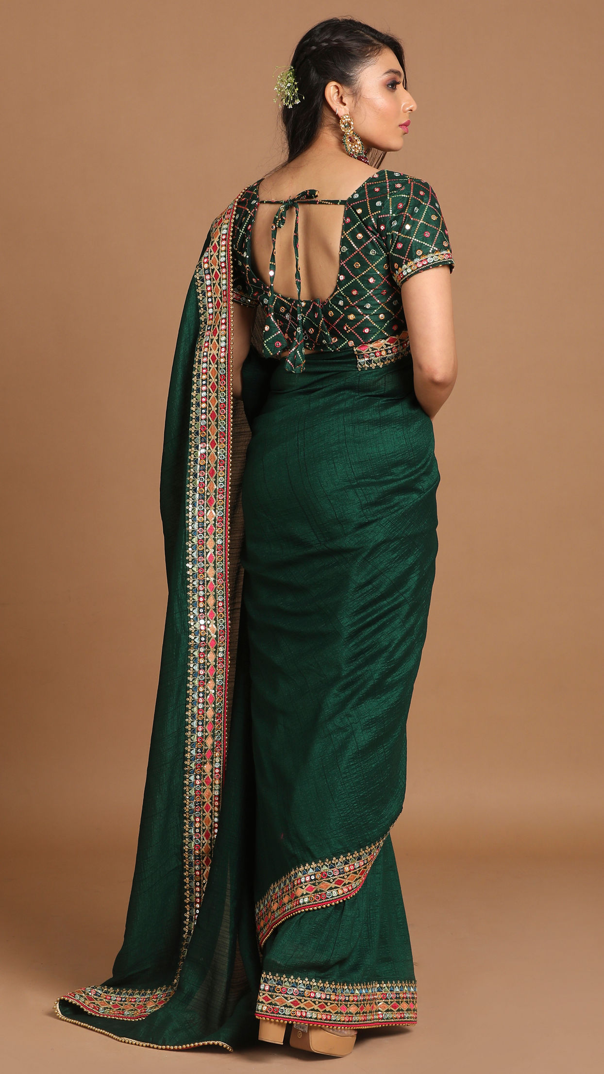 Mohey Women Plush Bottle Green Saree