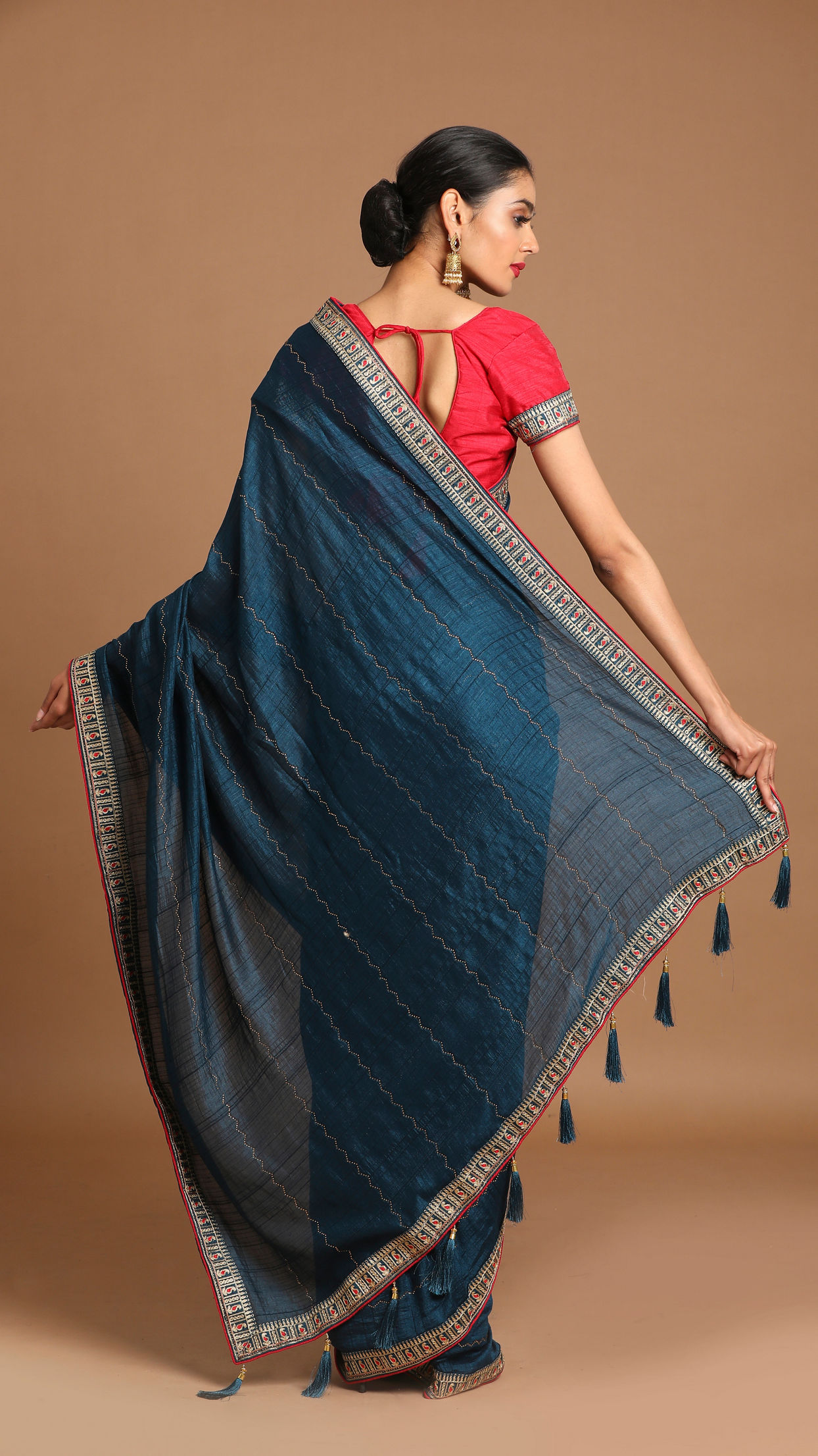 Graceful Blue Saree image number 2