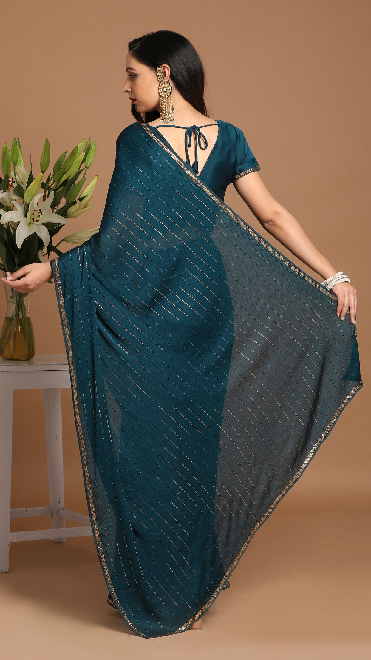 alt message - Mohey Women Ravishing Blue Saree image number 2